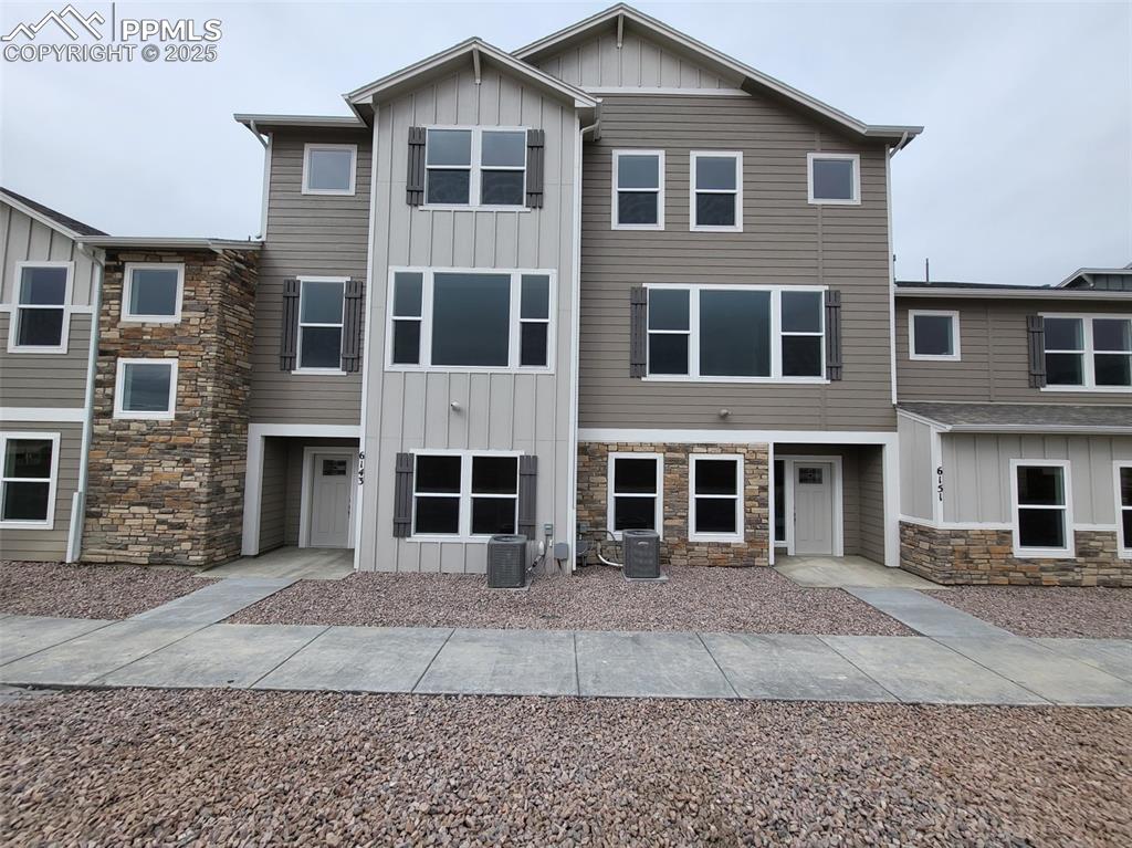 6143 magma heights colorado springs co 80924