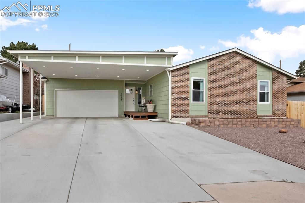 2038 lander circle colorado springs co 80909