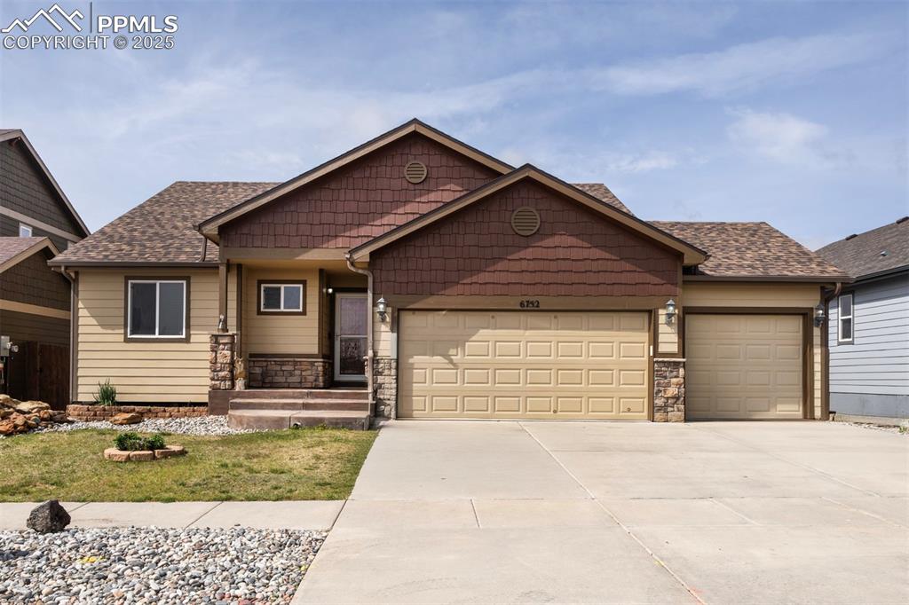 6752 red cardinal loop colorado springs co 80908