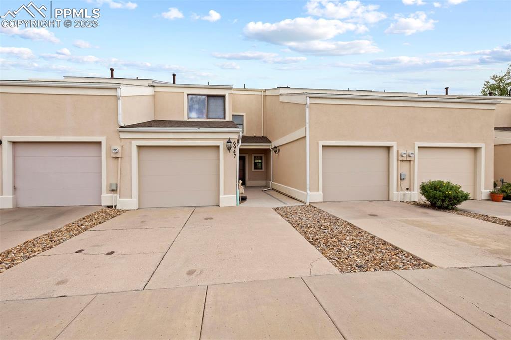 6947 gayle lyn lane colorado springs co 80919