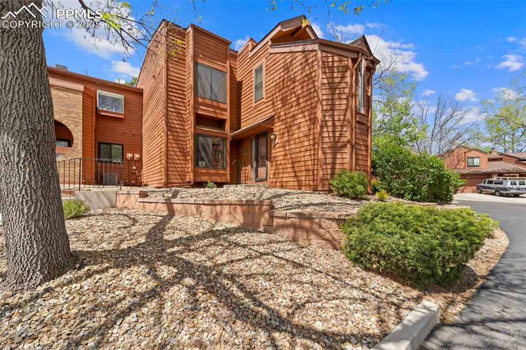 4713 daybreak circle colorado springs co 80917