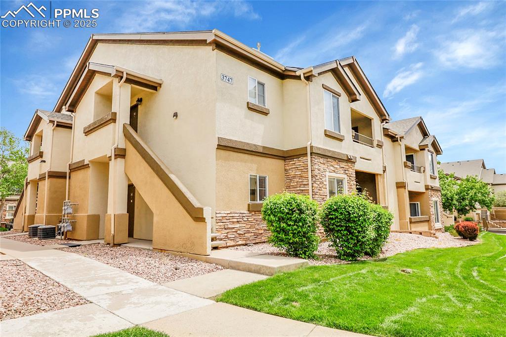 3747 riviera grove colorado springs co 80922