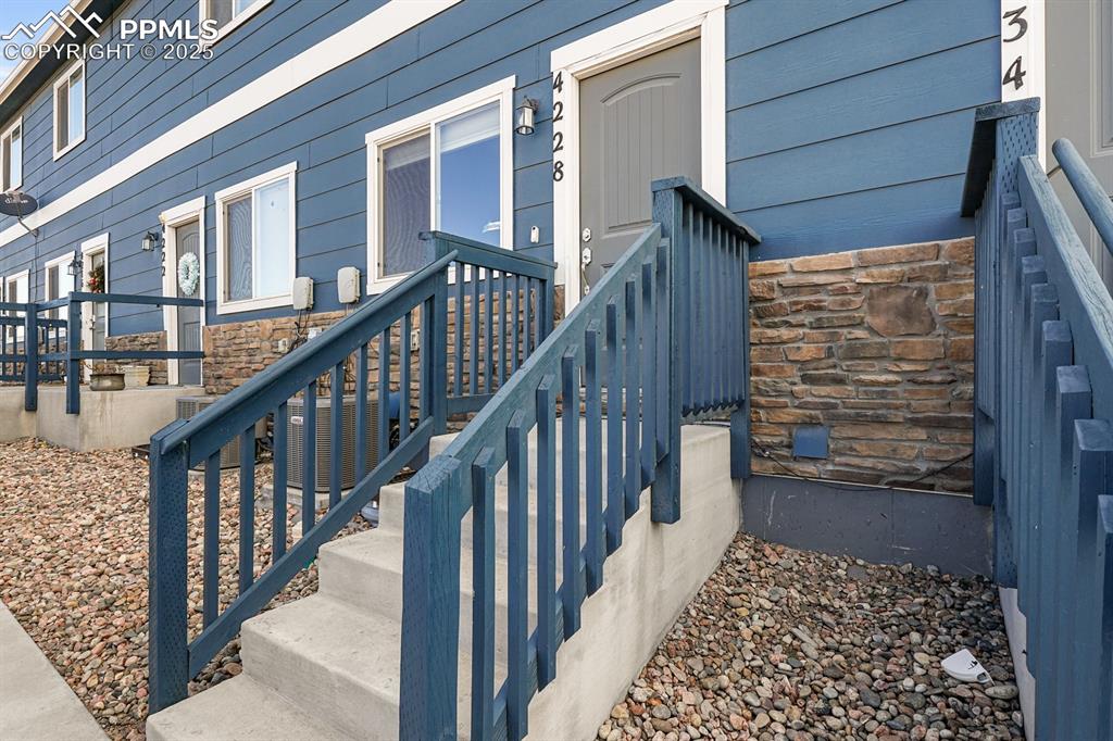 4228 little rock view colorado springs co 80911