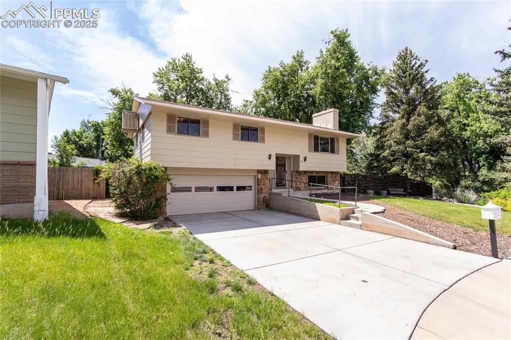 1114 drake circle colorado springs co 80915