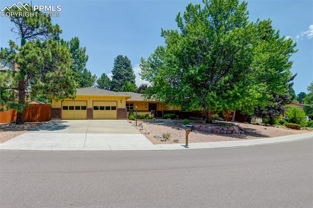 3710 saddle rock road colorado springs co 80918