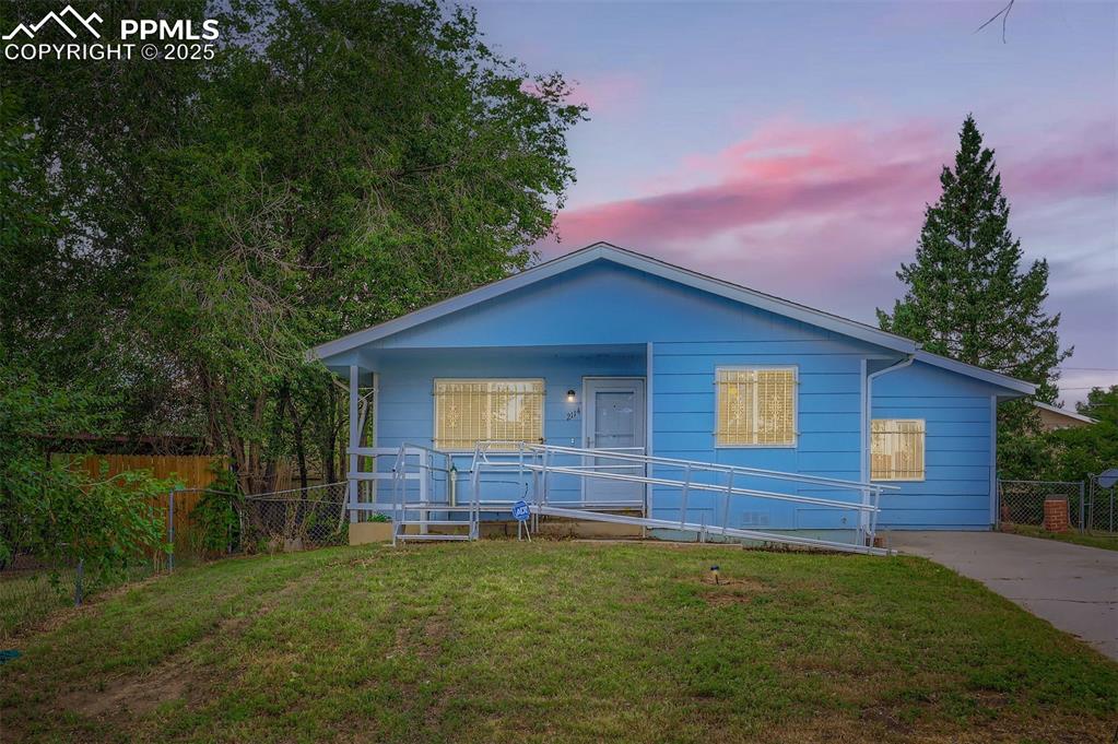 2114 pepperwood drive colorado springs co 80910
