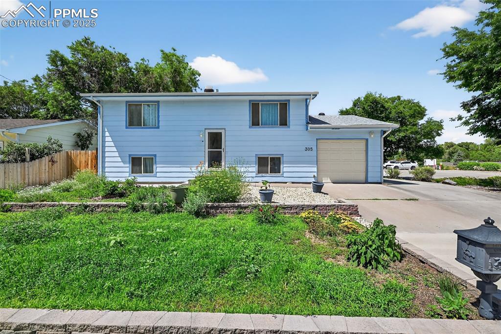 305 iris drive fountain co 80817
