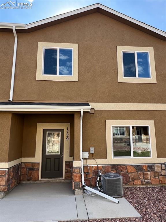1729 sandtoft heights colorado springs co 80951
