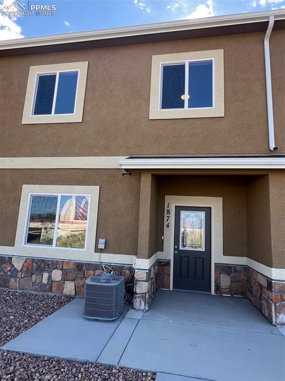 1874 sandtoft heights colorado springs co 80951