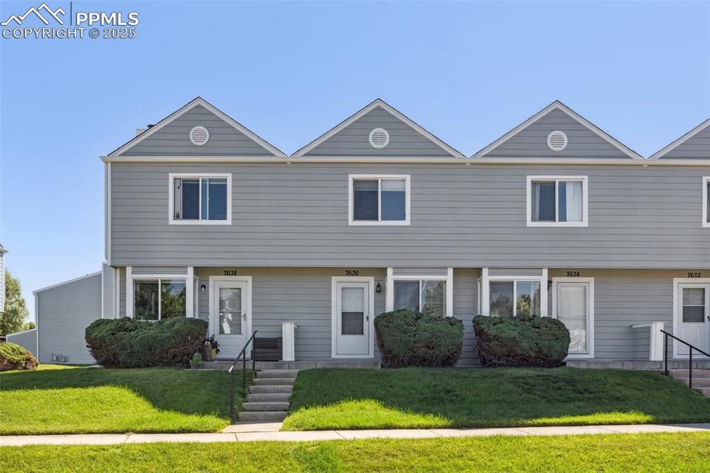 7636 lexington manor drive colorado springs co 80920