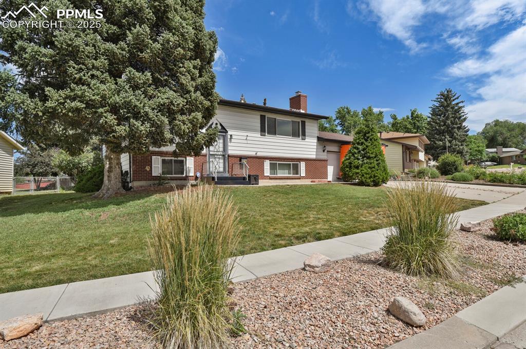 1044 doyle place colorado springs co 80915