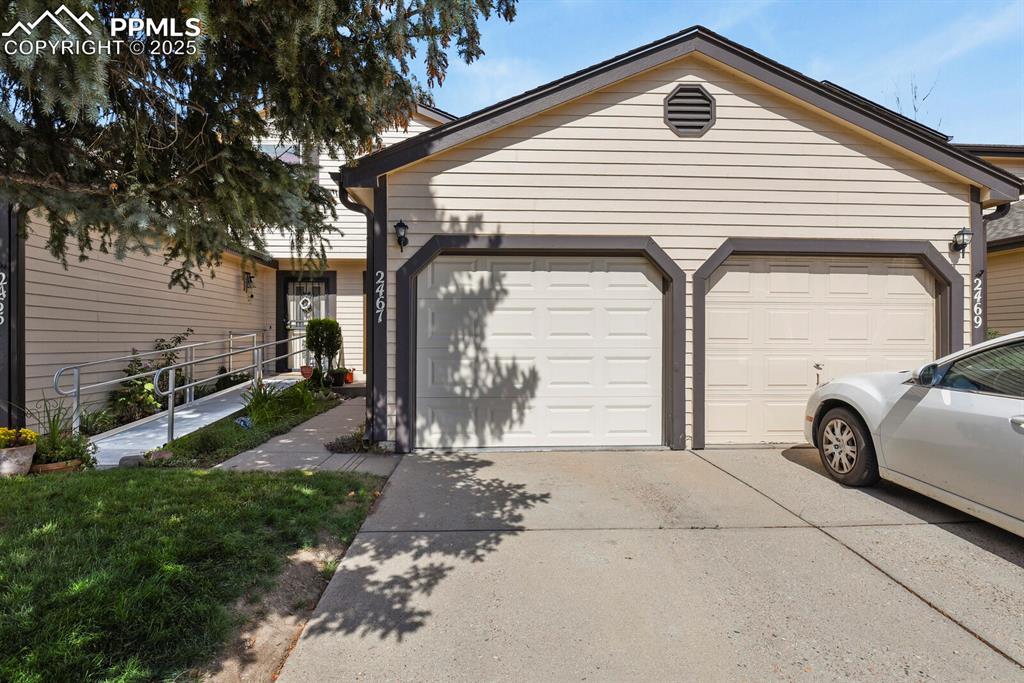 2467 lexington village lane colorado springs co 80916