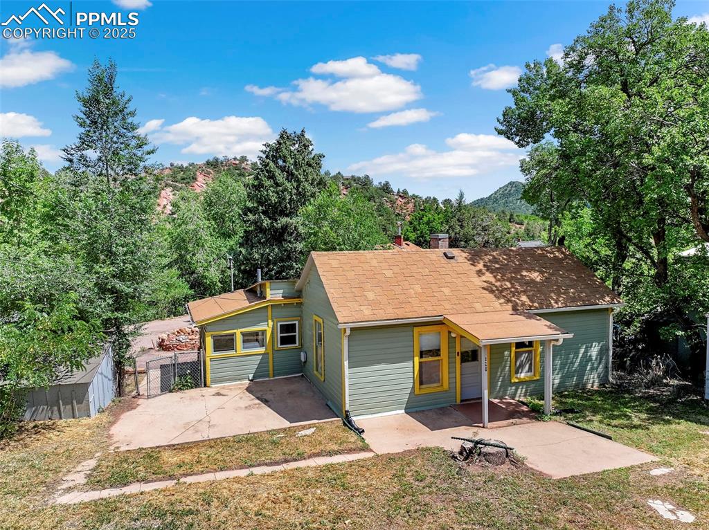 128 cave avenue manitou springs co 80829