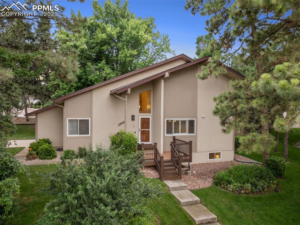 1725 applewood ridge court colorado springs co 80918