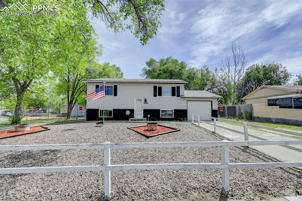 2405 nadine drive colorado springs co 80916