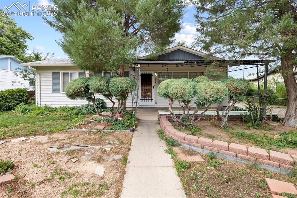 洋書 Mountain Houses Real Estate & Homes for Sale in 80905 - Homes.com