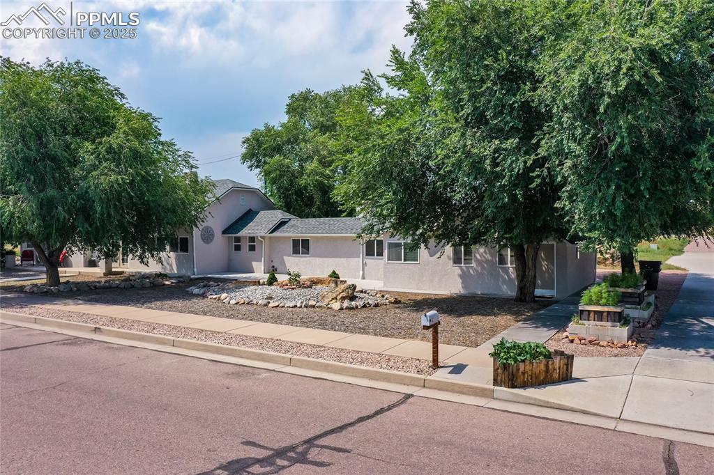 7110 lake avenue fountain co 80817