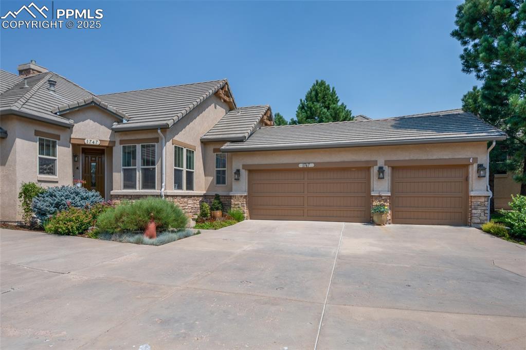 1747 pine mesa grove colorado springs co 80918