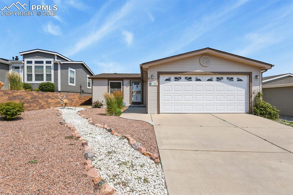 7785 grosbeak point colorado springs co 80922