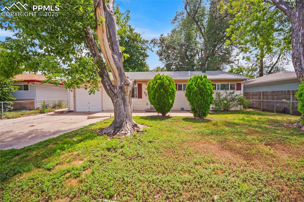 105 larch drive colorado springs co 80911