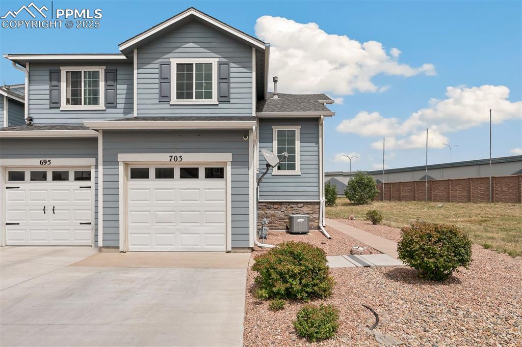 703 hailey glenn view colorado springs co 80916