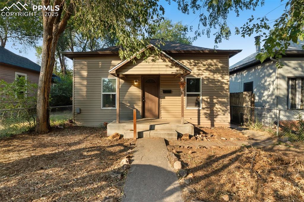 Aristocrat&Co.・LOWELL・Sz 8 80904 Townhomes & Townhouses For Sale - 13 Homes | Zillow