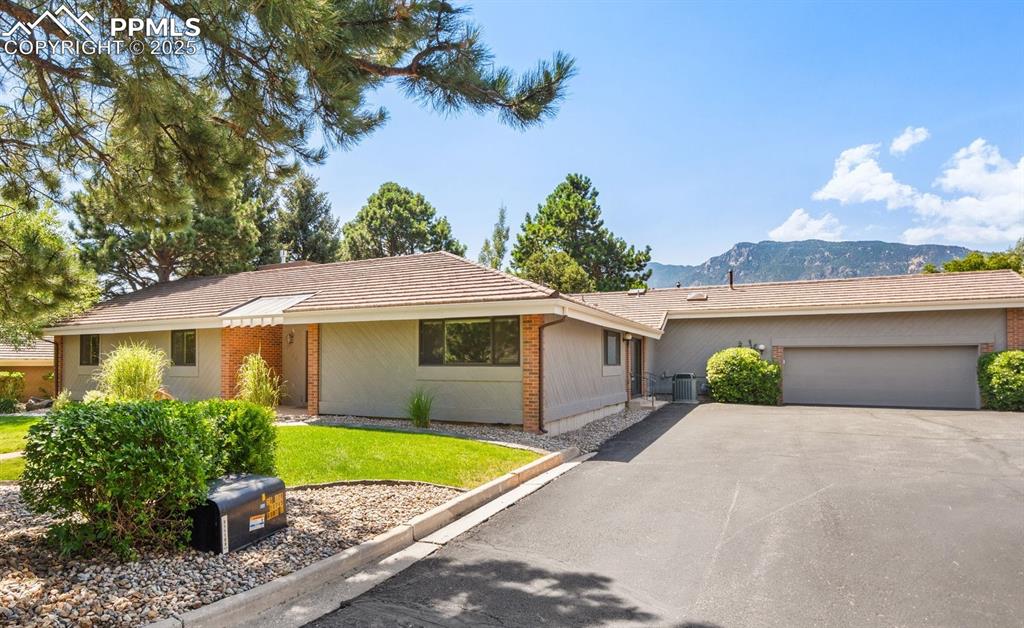 2720 fox grove court colorado springs co 80906