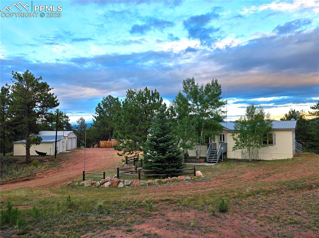 277 cherokee drive florissant co 80816