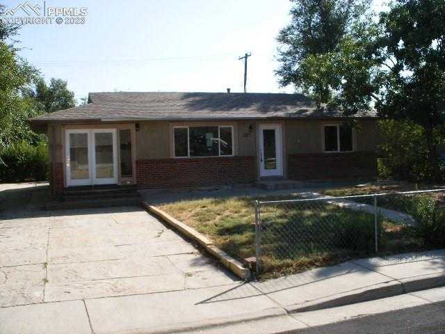 1327 Maxwell St photo 1 of 45