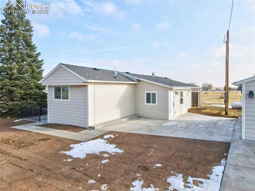 12475 Smith Rd photo 1 of 39
