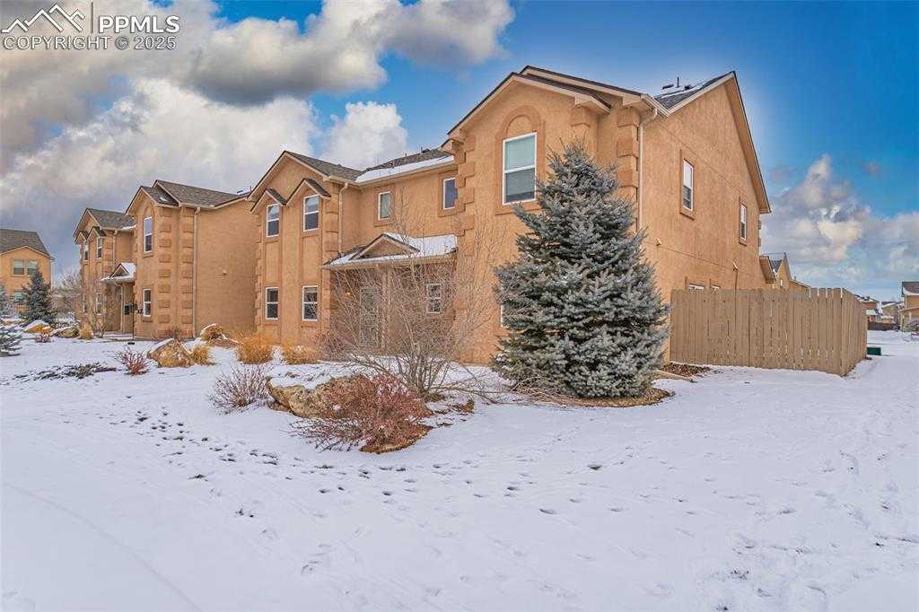 9431 Mosaic Hts photo 1 of 28