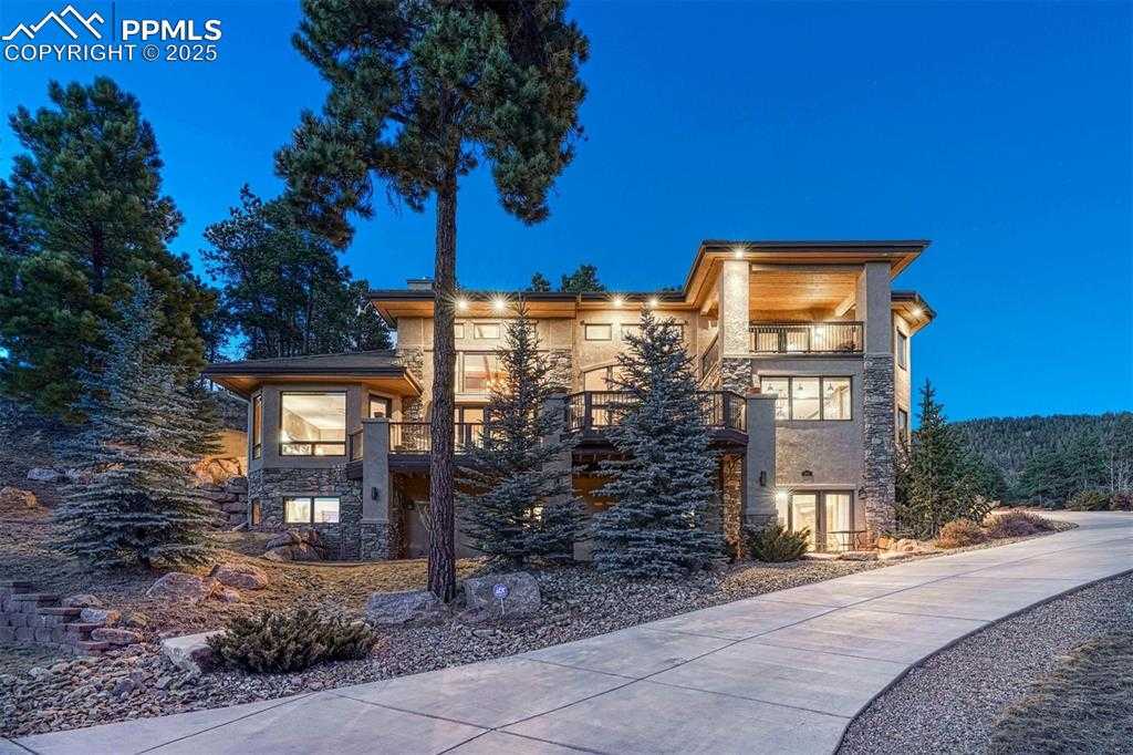 201 Fox Mountain Dr photo 1 of 47