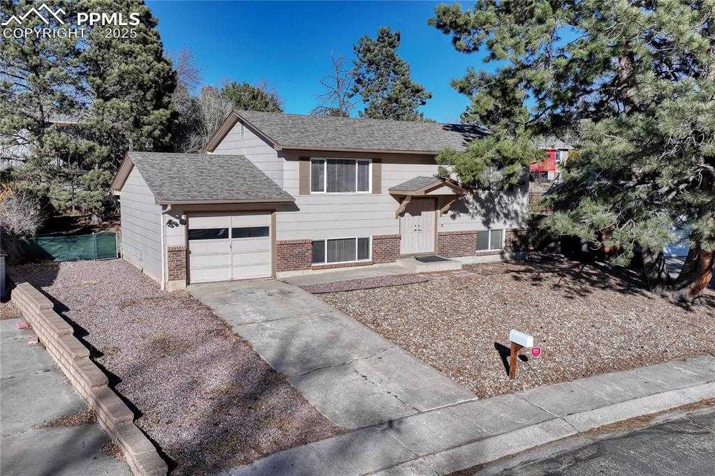 5165 Crestwood Dr photo 1 of 46