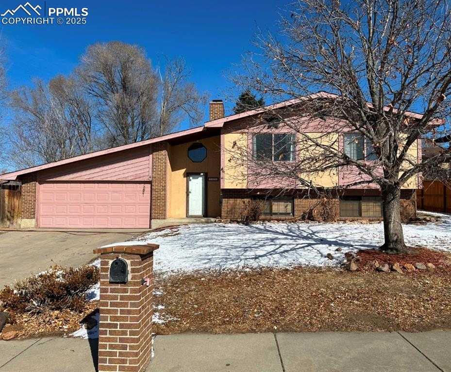 5410 Dawnridge Dr photo 1 of 4