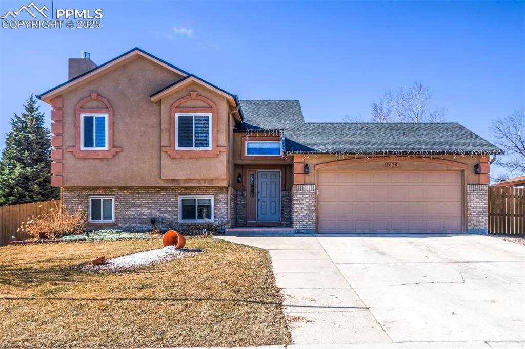 1625 Leoti Dr photo 1 of 19