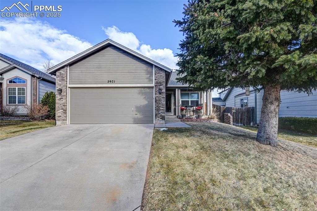 5971 Pioneer Mesa Dr photo 1 of 35