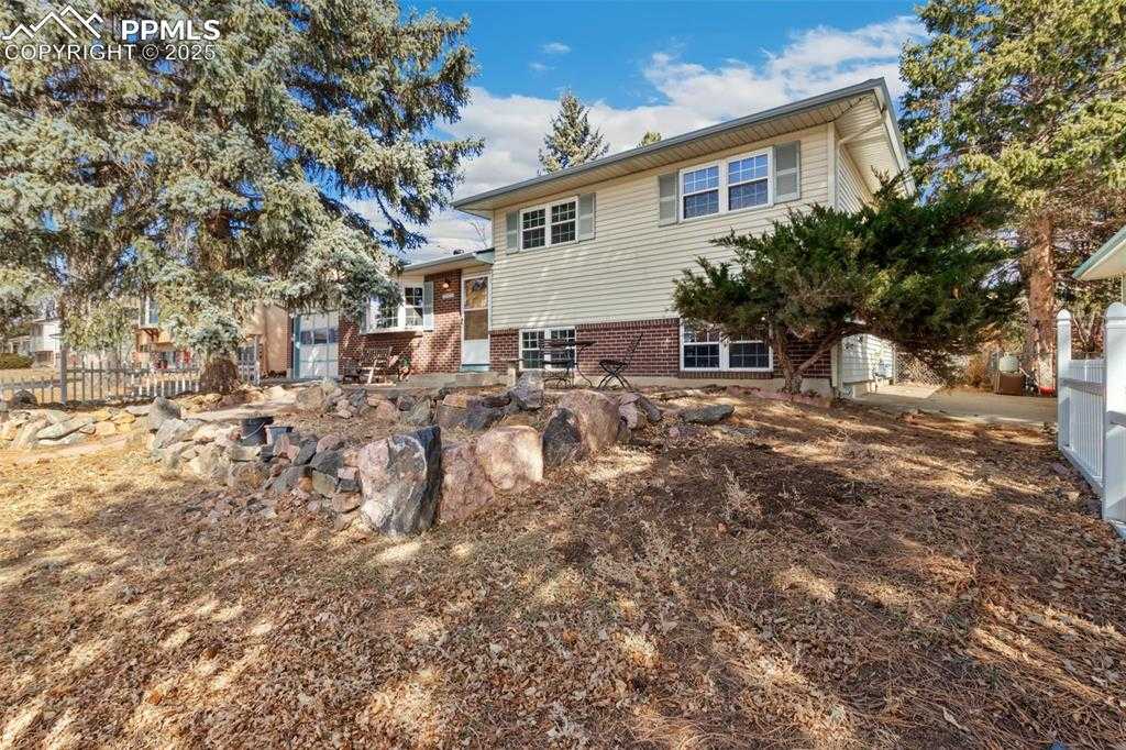 4623 La Cresta Dr photo 1 of 27