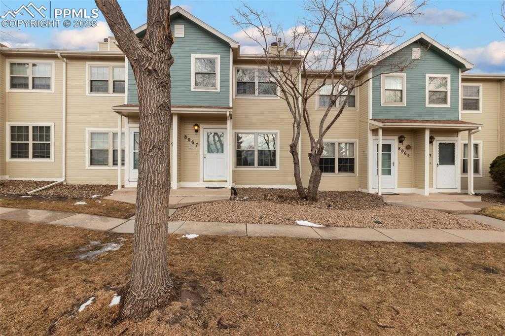 8067 Lexington Park Dr photo 1 of 27