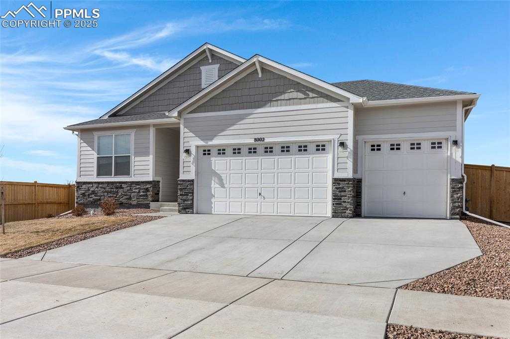 8002 Goldenray Pl photo 1 of 50