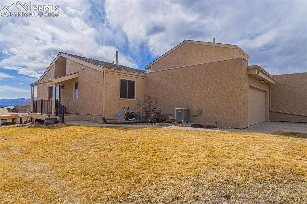 370 Mission Hill Way photo 1 of 39