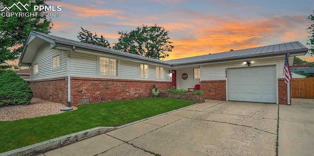 2934 Drakestone Dr photo 1 of 49