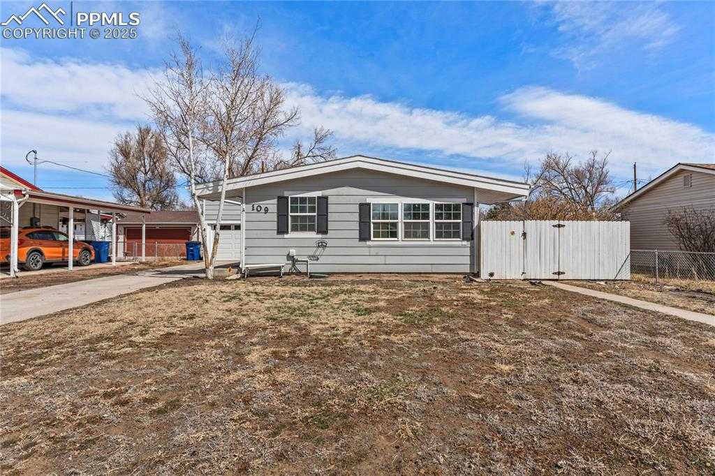 109 Hayes Dr photo 1 of 28