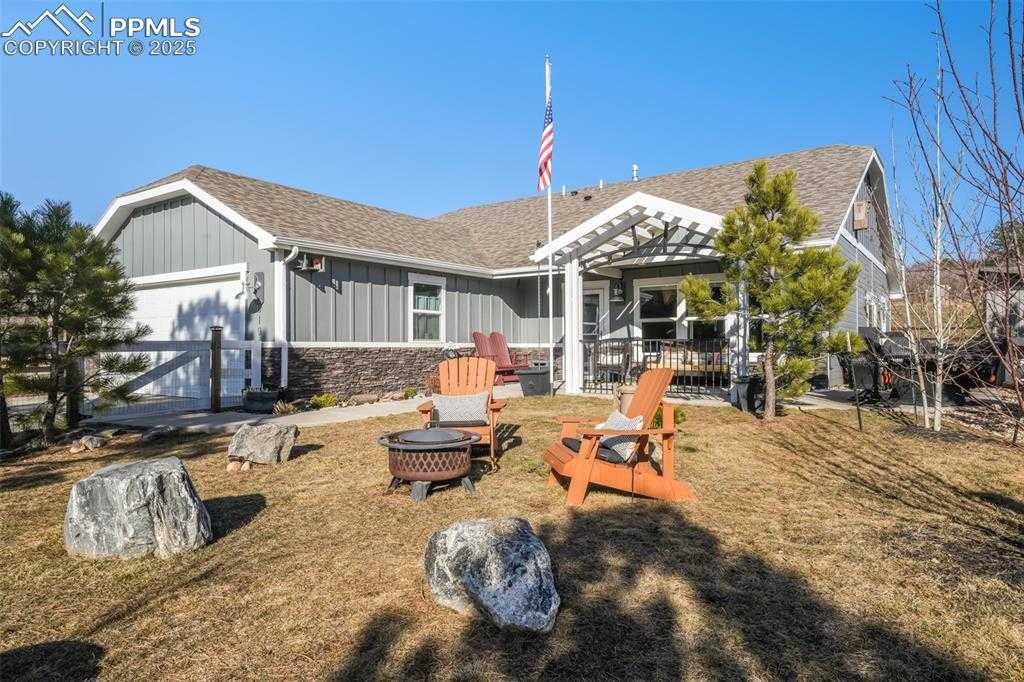 819 Meadow Ln photo 1 of 50