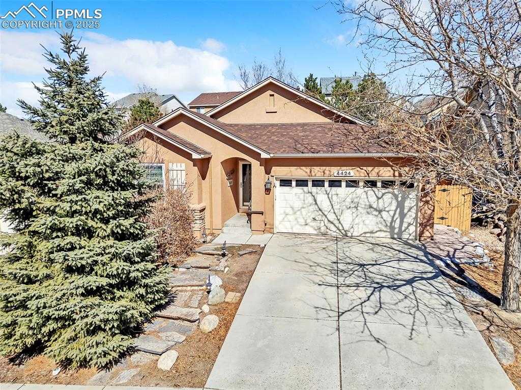 4424 Golf Club Dr photo 1 of 48
