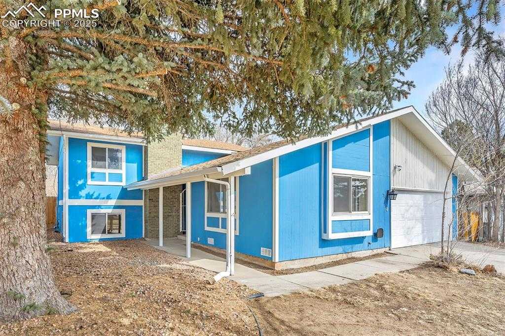 5109 Mira Loma Cir photo 1 of 48