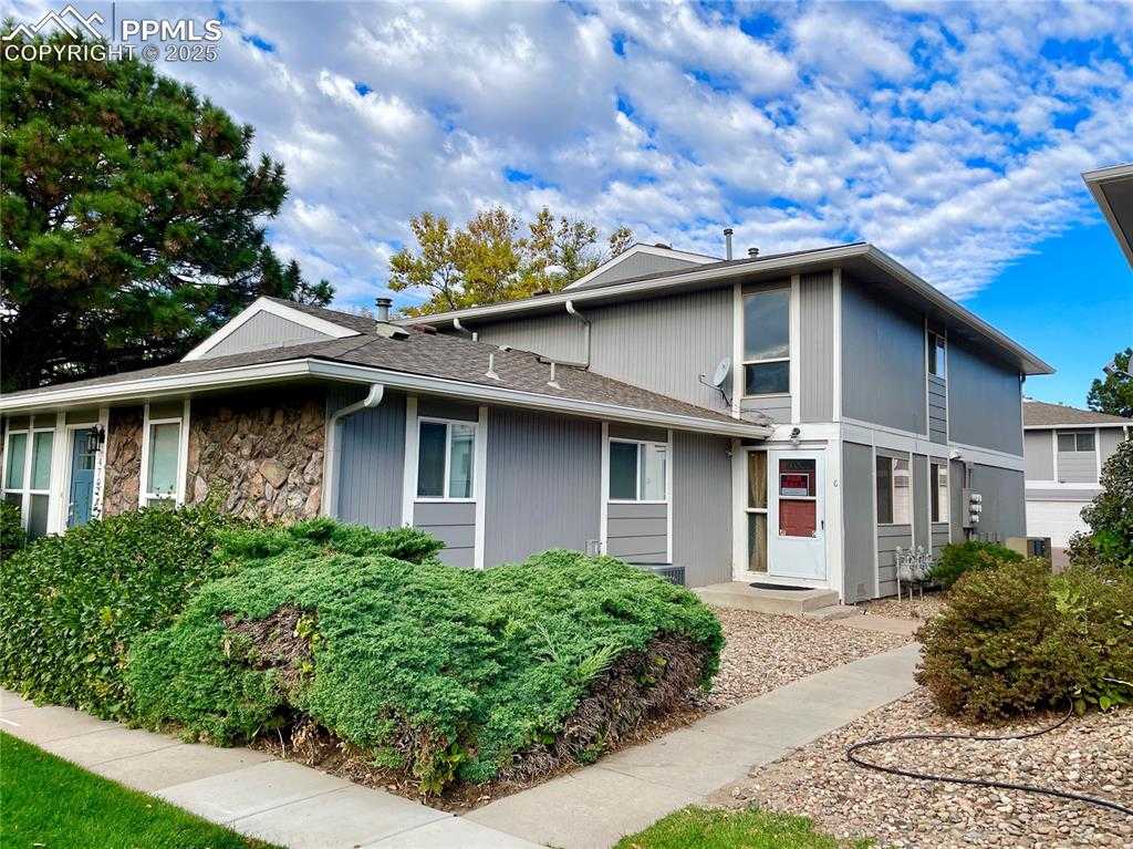 4702 Villa Cir photo 1 of 29