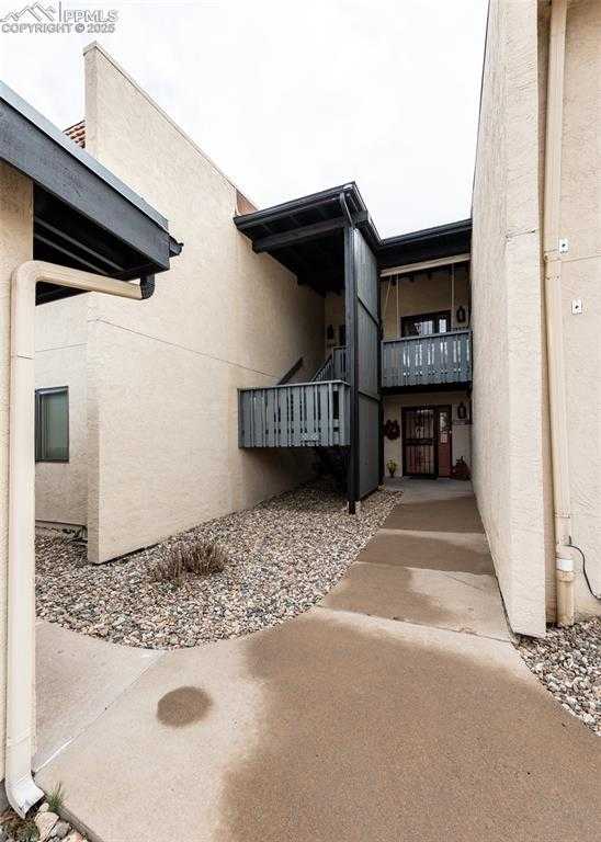 922 Fontmore Rd photo 1 of 48
