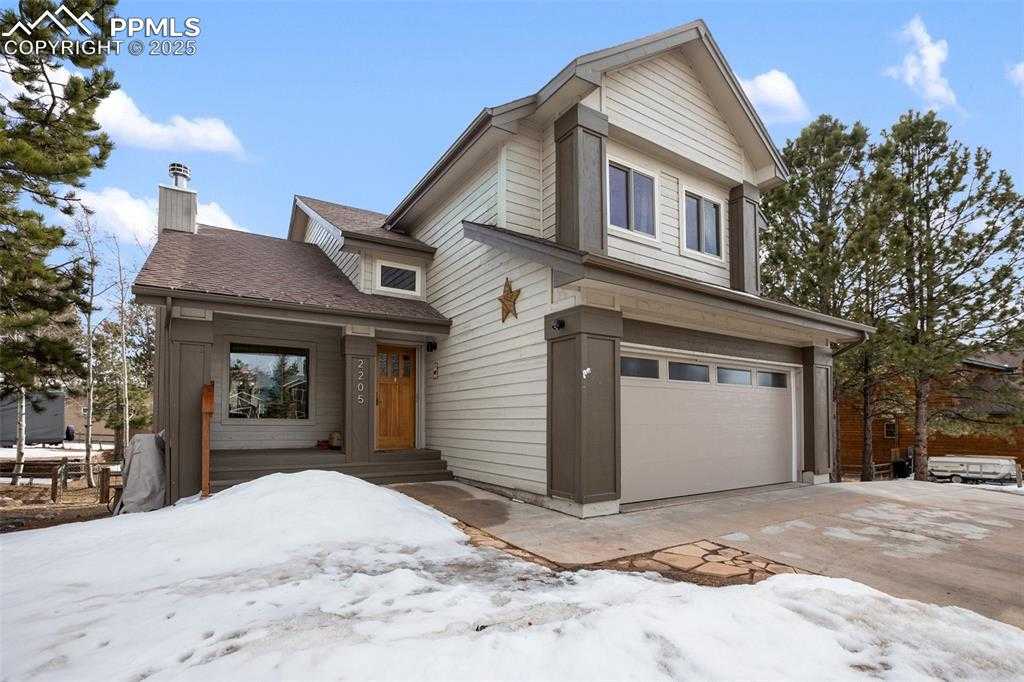2205 Valley View Dr photo 1 of 26