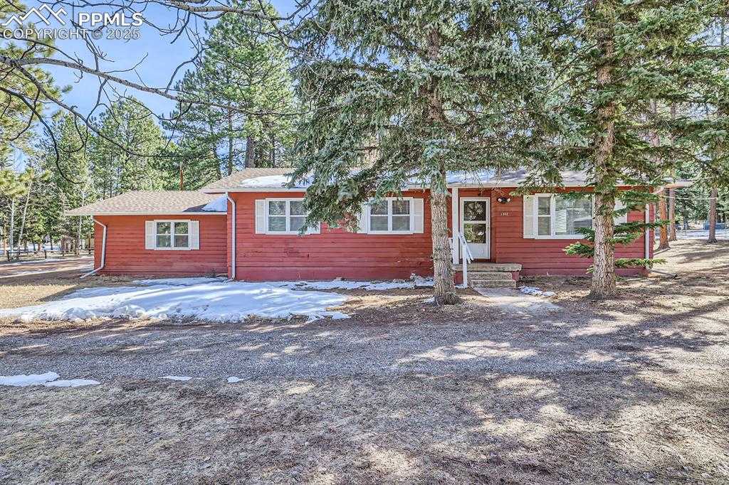 1352 Sunshine Cir photo 1 of 28