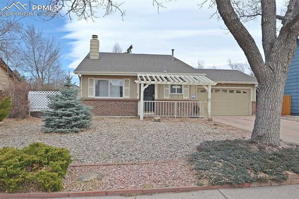 4640 Endicott Dr photo 1 of 40